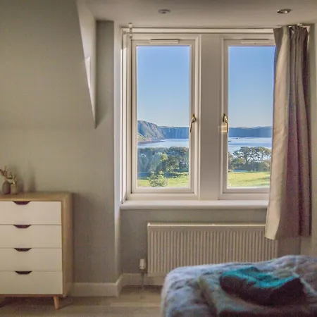 Sea Front Cottage Uig  Exterior photo